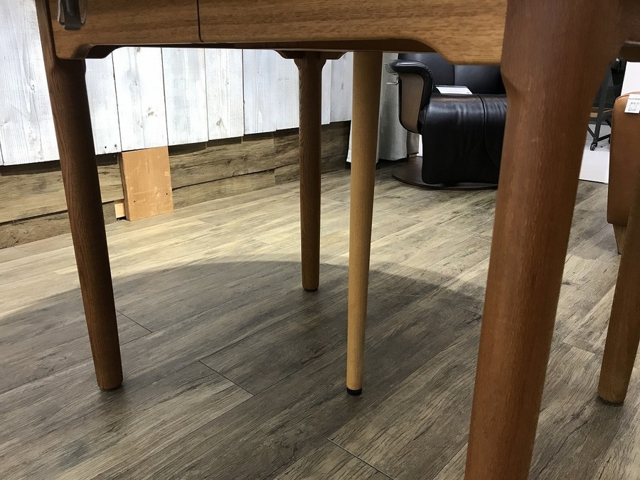 北欧ヴィンテージ】伸縮可能なデンマーク製ダイニングテーブル