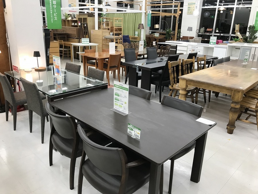 【インダストリアルデザイン】男前インテリアにぴったり！アイアンレッグのダイニングテーブルが入荷しました！！【トレファクマーケット千葉おゆみ野店