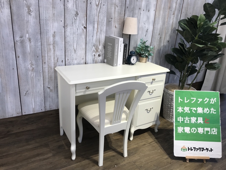 デスク&チェア　東海家具　セリーヌ デスク　白家具　アンティーク調　ロココ調　姫 東海家具】クラシックデザインなデスク（セリーヌ）が入荷しました