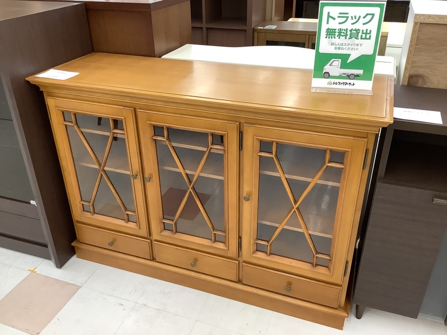 キャビネット・サイドボード・書棚など幅広く入荷しました！ シャビー