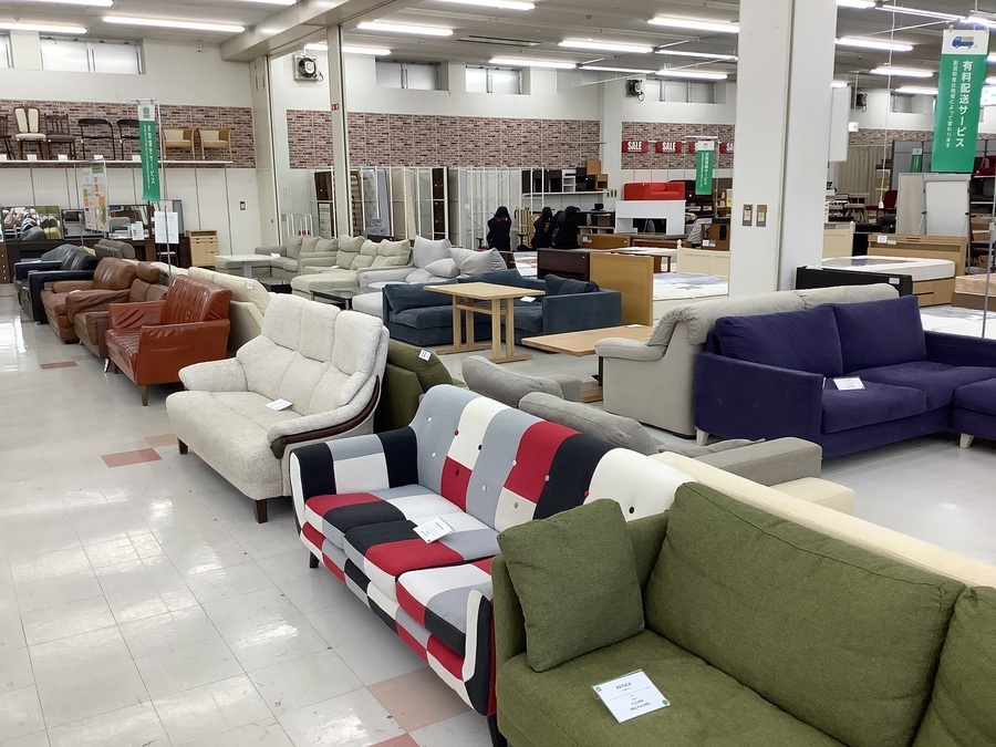 AMOCC（アモック）】ウォールナット無垢材使用のシンプルな3人掛け