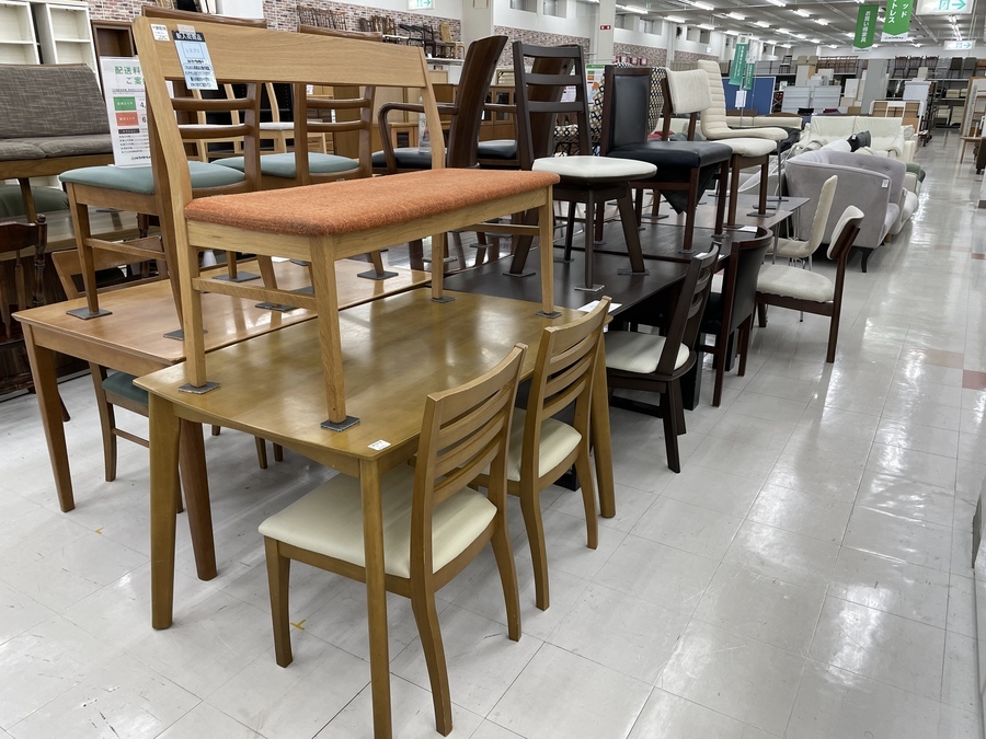 新入荷！ B-COMPANY(ビーカンパニー) ベンチダイニングセット 入荷しま