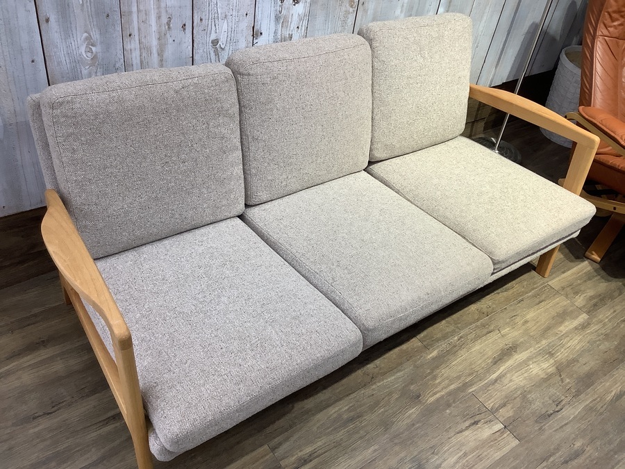 MOMO natural（モモナチュラル）】モモナチュラルで唯一の木製アーム