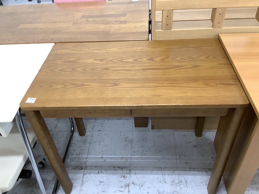 学習机や学習椅子大量展示中！浜本工芸やIDC大塚家具の商品も