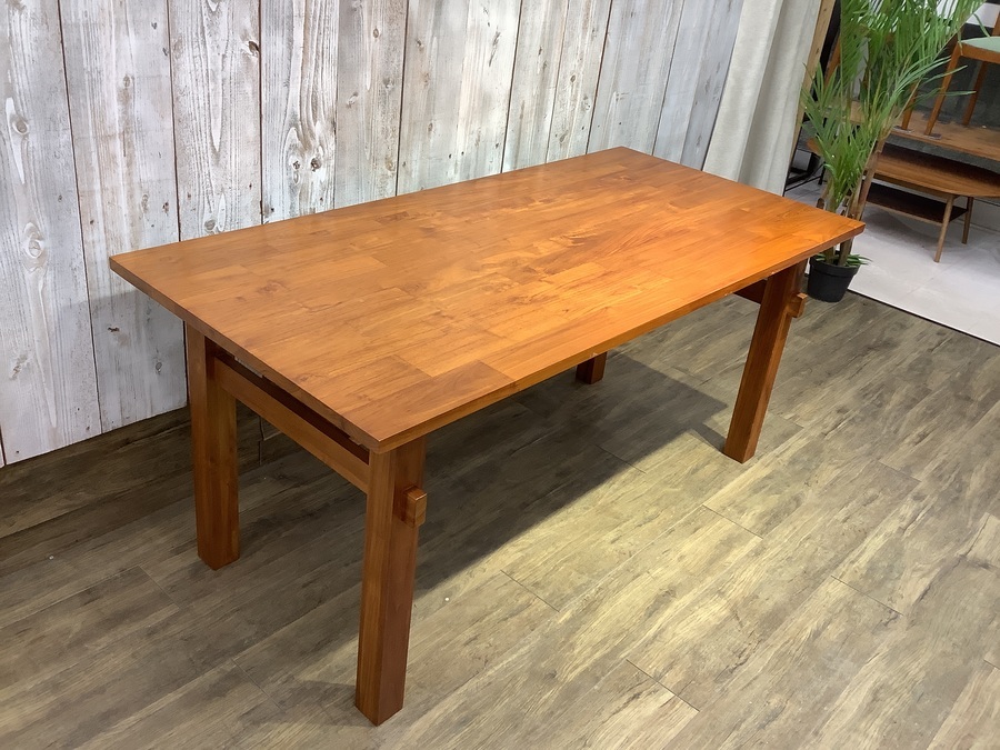 unico（ウニコ）】チーク無垢材をそのまま活かした北欧デザインな