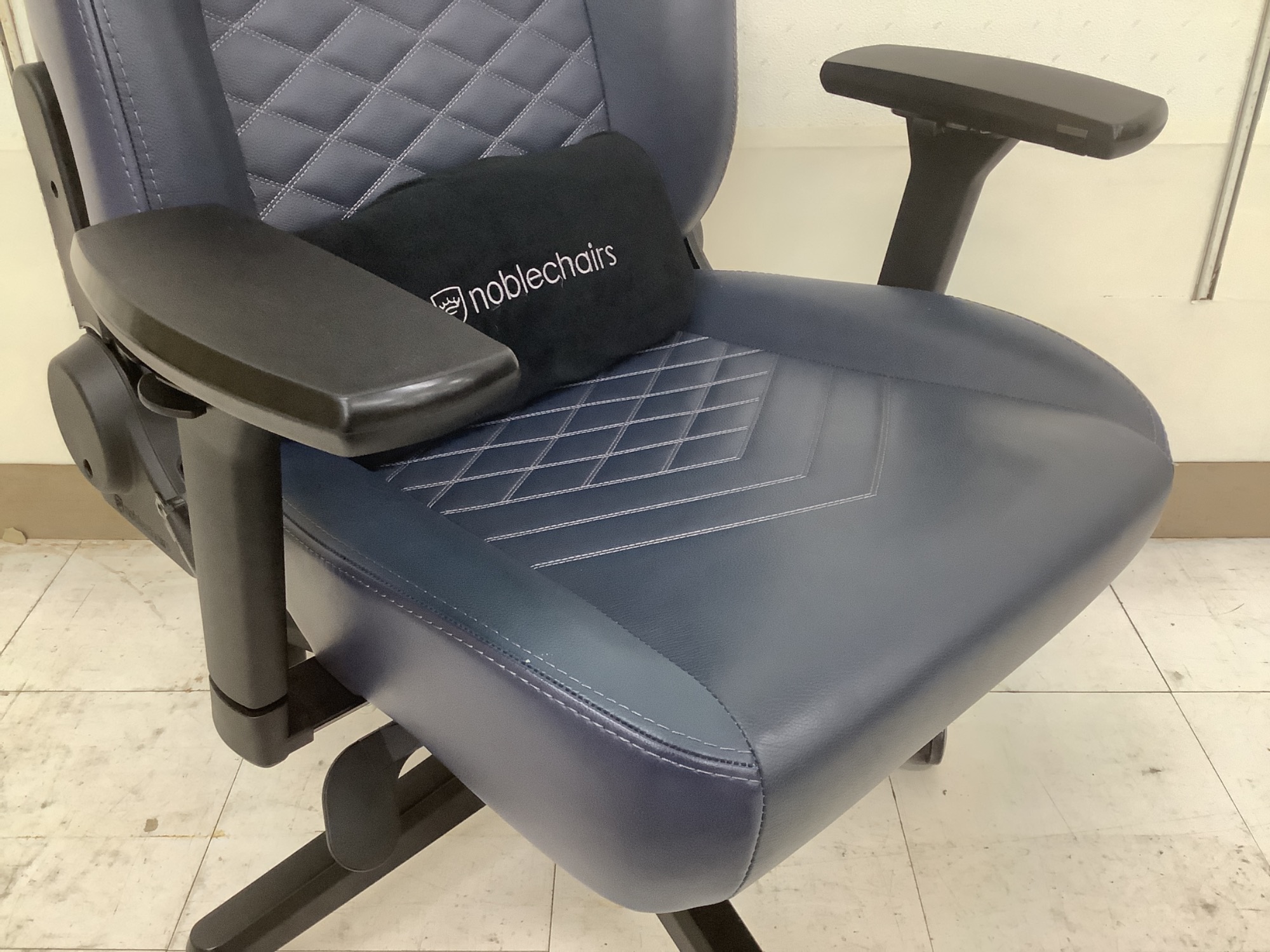 新入荷！ noblechairs (ノーブルチェアーズ) ICON (アイコン) リアル