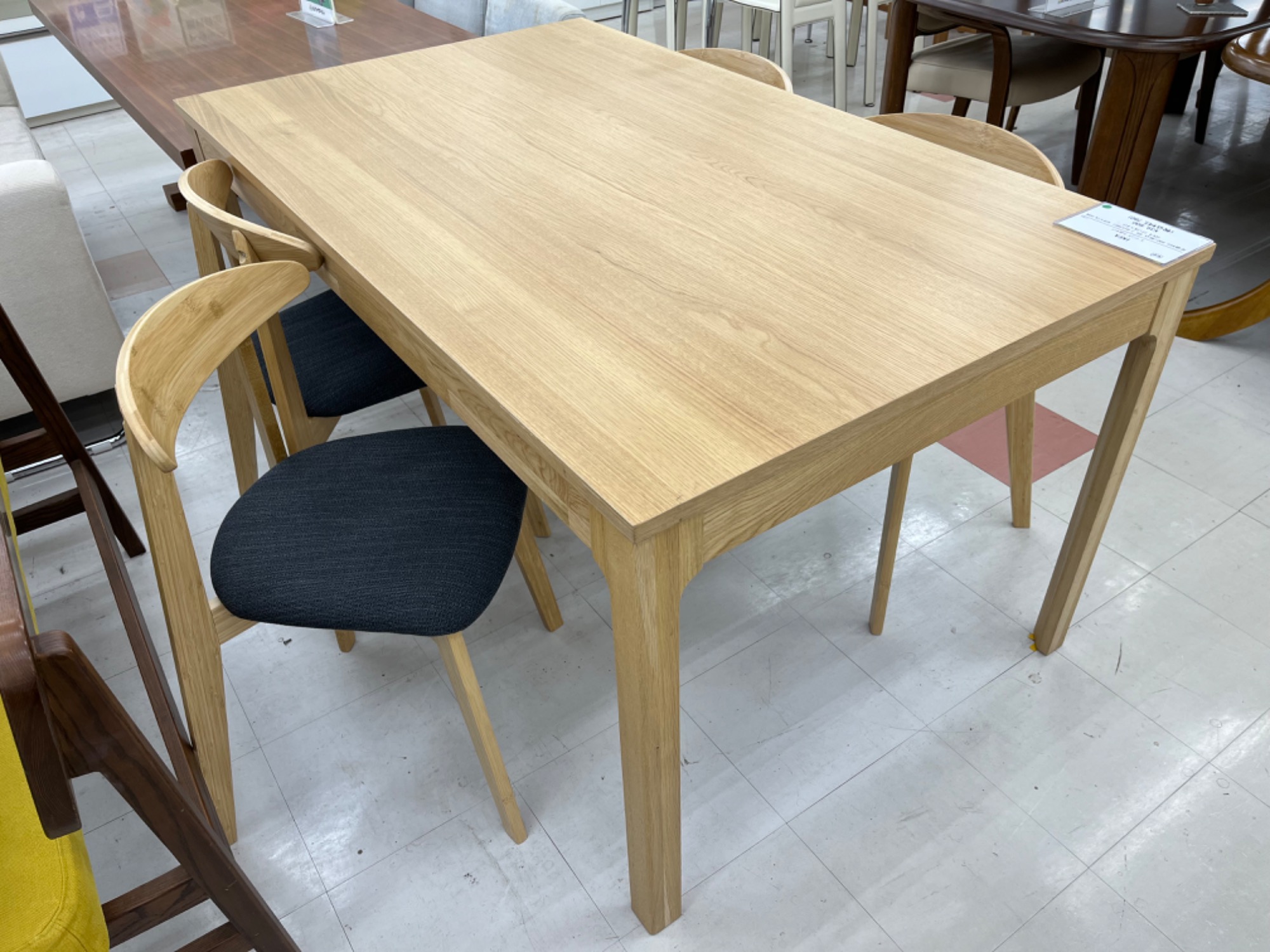 新入荷！ IKEA(イケア) KOFSTA & HANSOLA ダイニング5点セットのご紹介