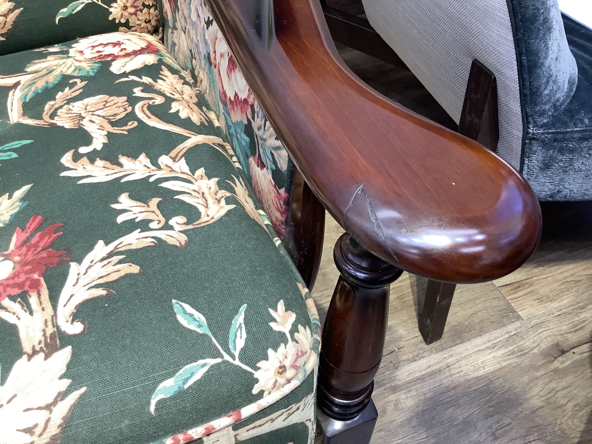 Karimoku（カリモク）】今も変わらないデザインが特徴的。便利なソファ