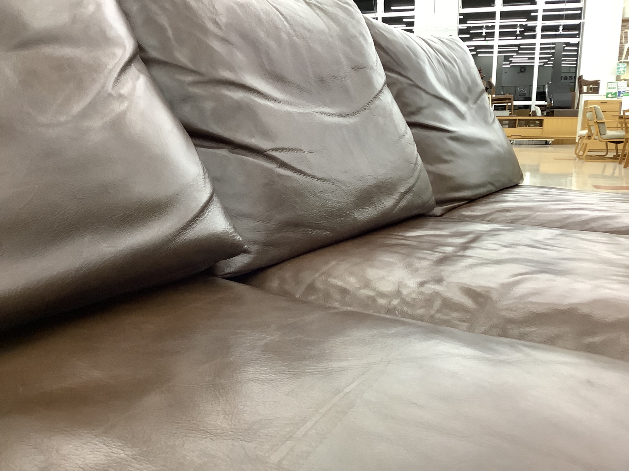 新入荷情報！】unico(ウニコ)のHOXTON(ホクストン)シリーズ、3人掛け