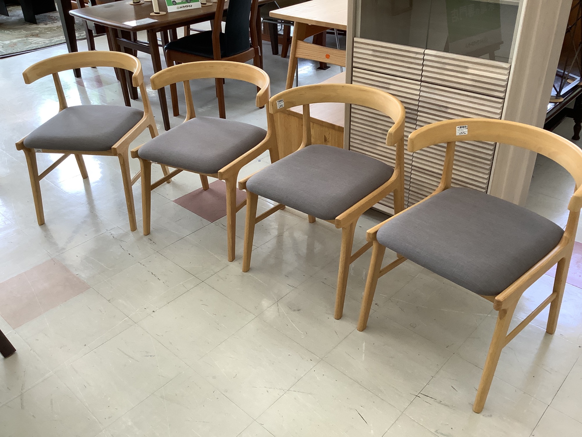 新入荷情報】unico(ウニコ)SOLK(ソルク)シリーズのダイニング
