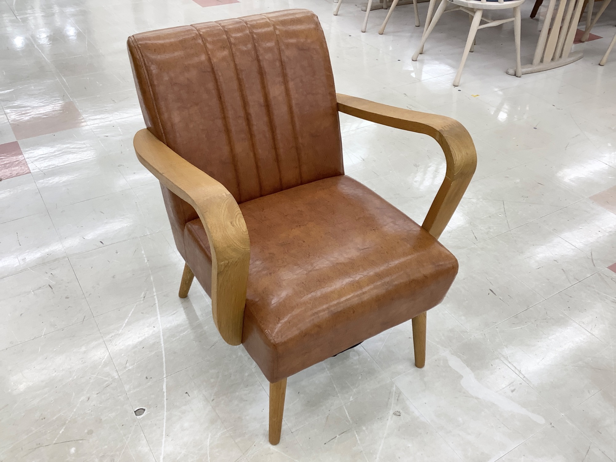 Knot antiques(ノットアンティークス) ベスパ ソファー が入荷しました