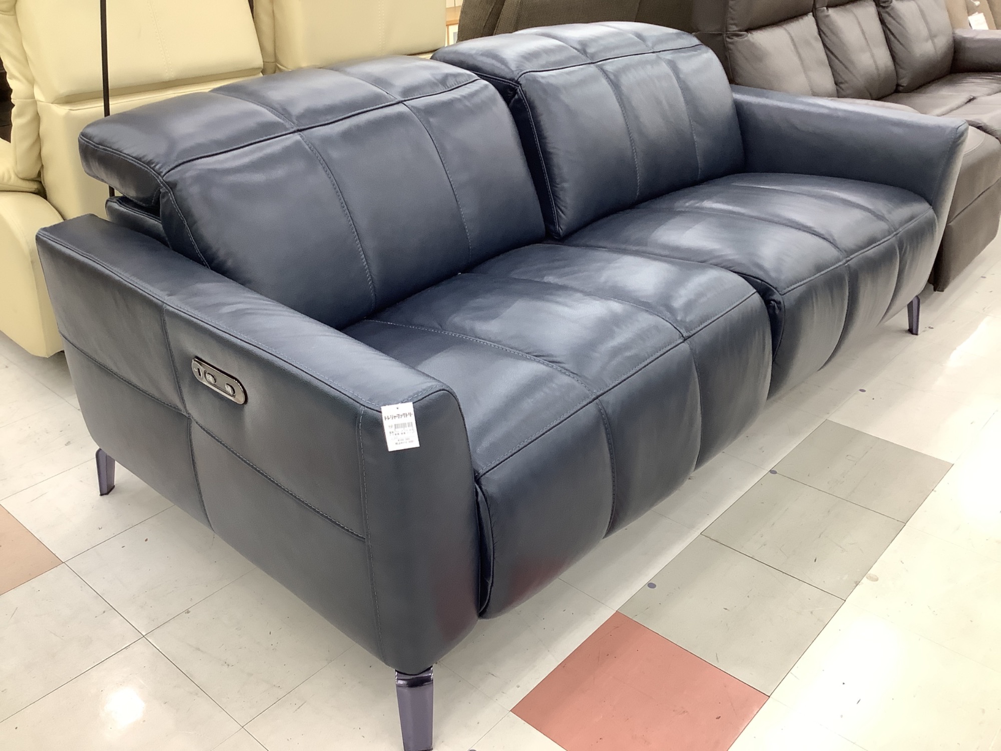 大人気‼︎リクライニングソファが入荷しました！！ リクライニング