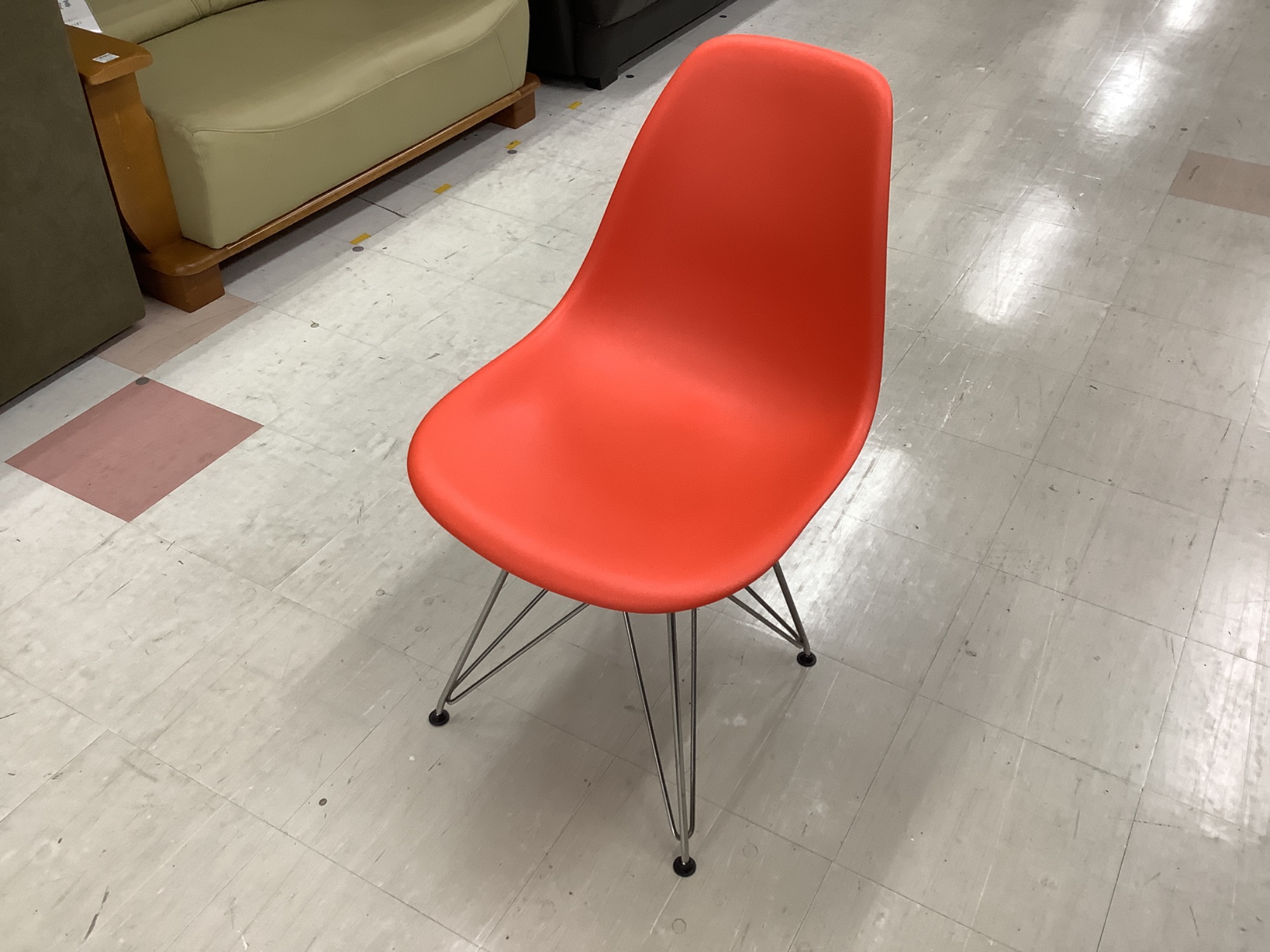 Herman Miller シェルチェア オレンジ トレファクマーケット千葉おゆみ野店】ご来店いただける方限定！Herman