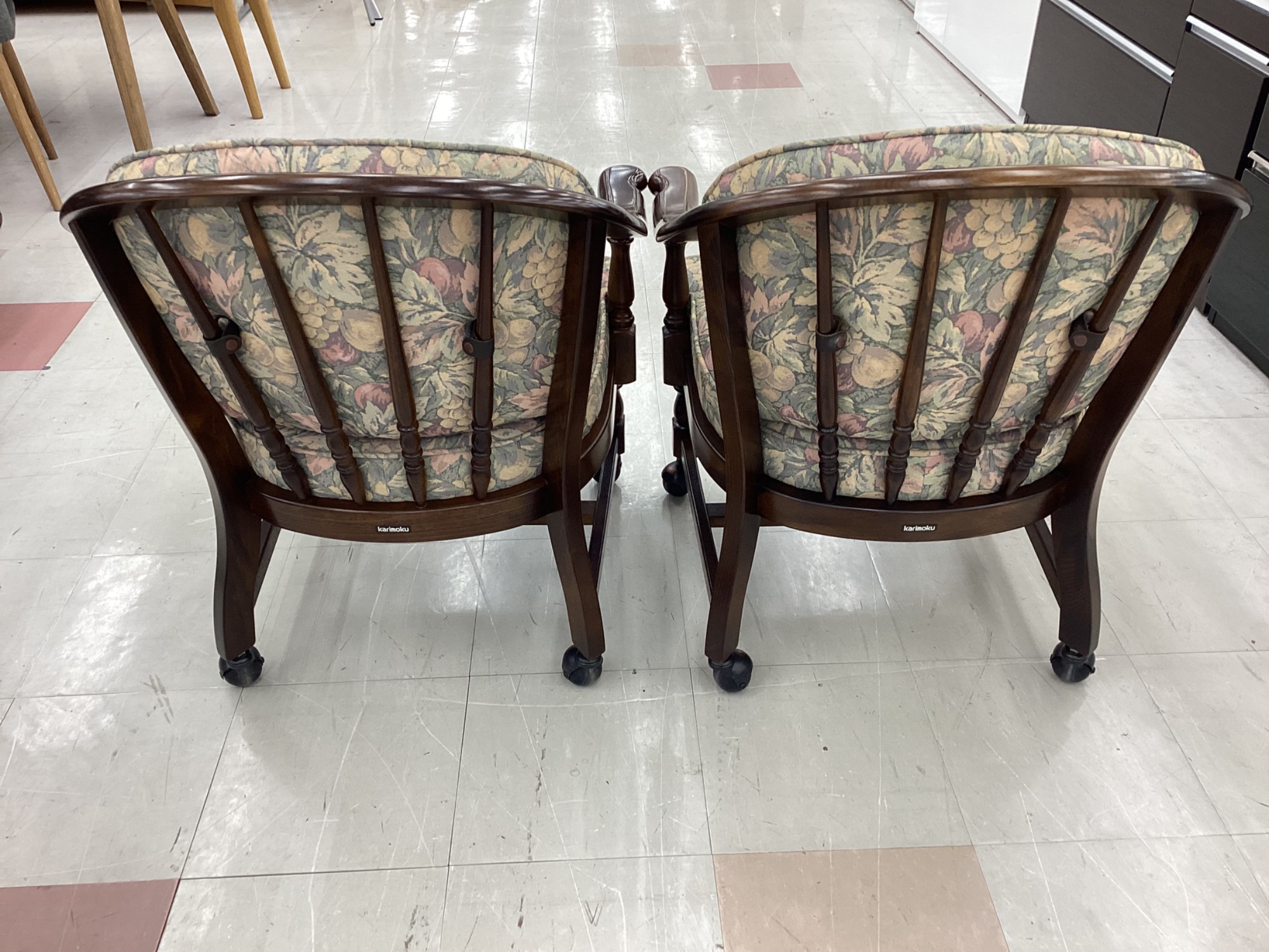 Karimoku（カリモク）】座椅子（GA5695P241)が2脚同時に入荷しました！【トレファクマーケット千葉おゆみ野店】｜2020年05月26日｜リサイクルショップ  トレファクマーケット（トレファク）千葉おゆみ野店