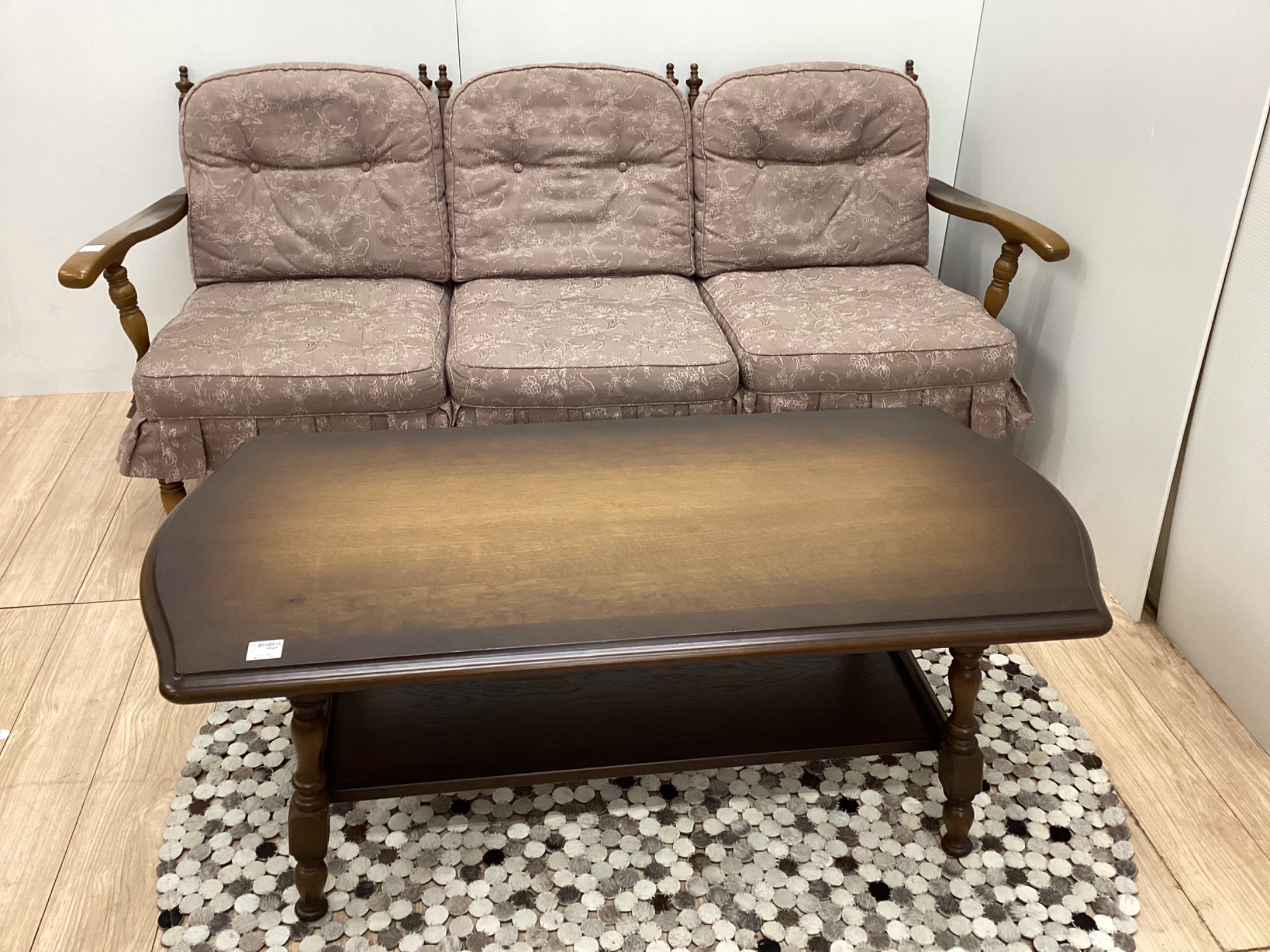 新入荷情報】飛騨産業 の3人掛けソファーとセンターテーブル が入荷しました！｜2025年02月08日｜リサイクルショップ トレファクマーケット（ トレファク）千葉おゆみ野店