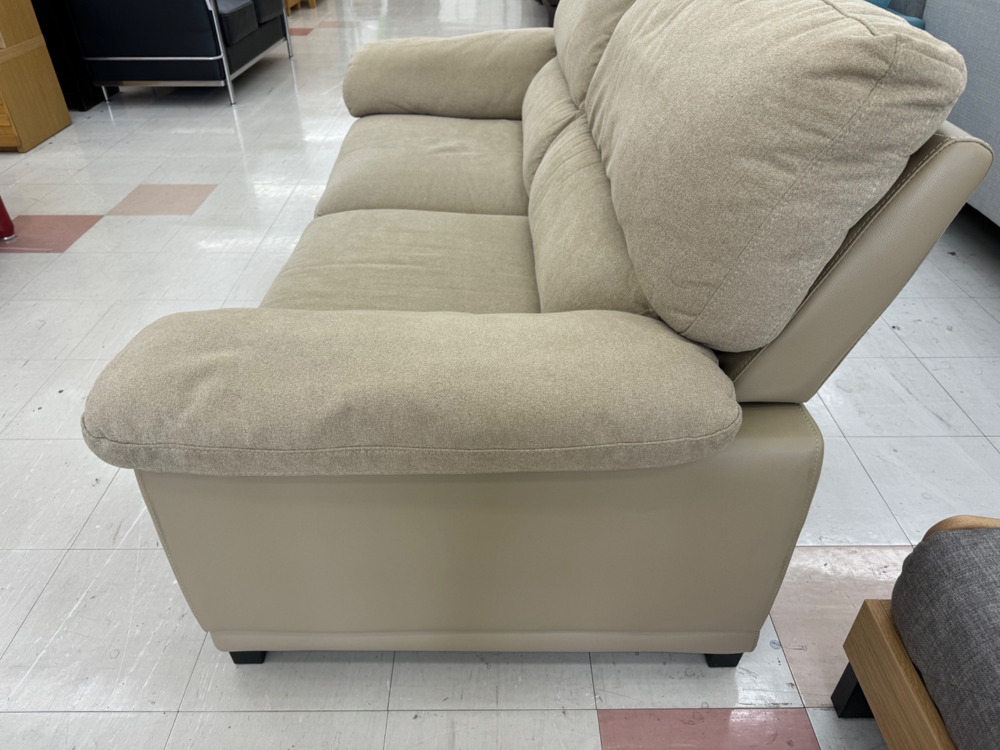 新入荷情報】ニトリのWALL3(ウォール)3人掛けソファーが入荷しました！｜2025年02月09日｜リサイクルショップ  トレファクマーケット（トレファク）千葉おゆみ野店