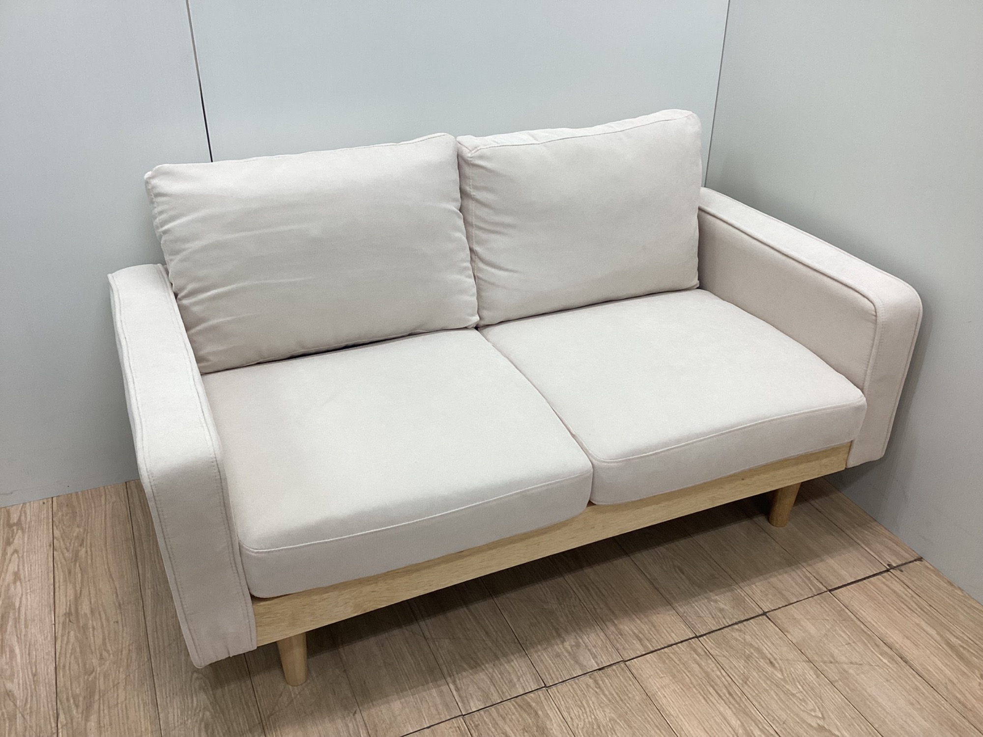 【トレファク神戸新長田】イーナの2人掛けコーデュロイソファーです！【取りに来れる方限定】 新入荷情報】お部屋が明るく！イーナの2人掛けコーデュロイソファー が