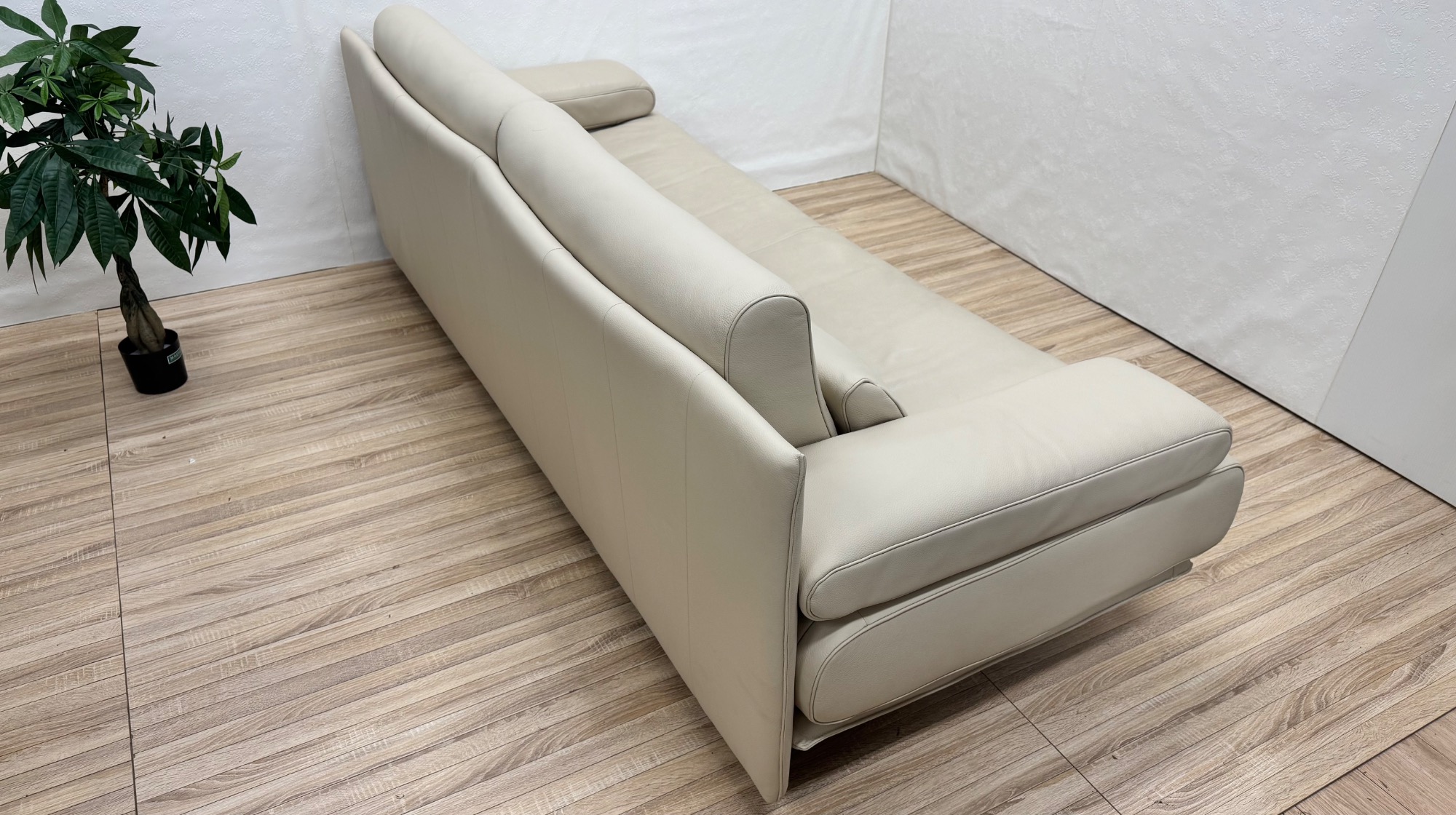 新入荷情報】あのドイツで有名な高級家具ブランド!?ROLF BENZ 新入荷情報】あのドイツで有名な高級家具ブランド!?ROLF BENZ