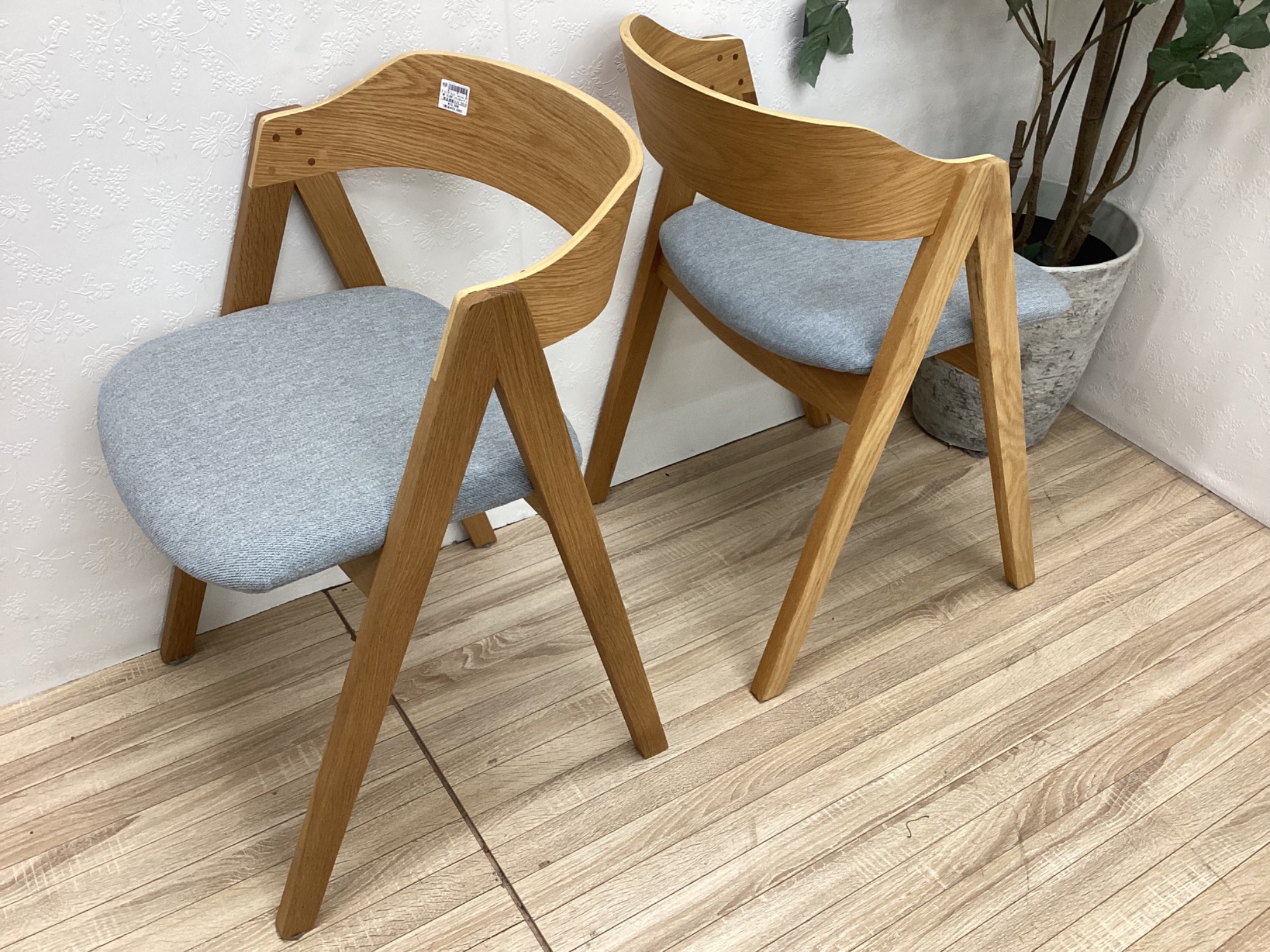 値下展示品 25年製 ウニコ ムイ ダイニングチェア オーク材 ライトグレー 値下展示品 25年製 ウニコ ムイ ダイニングチェア オーク材