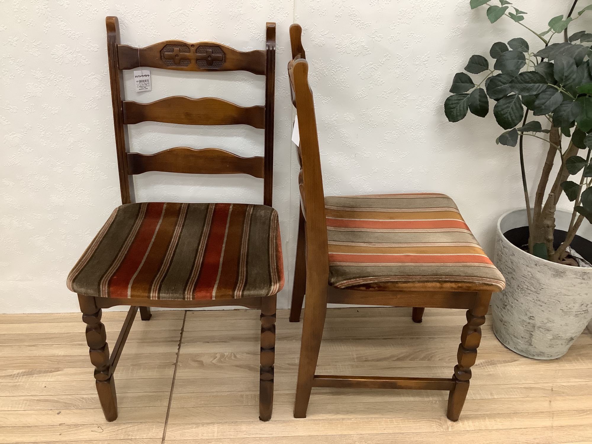 長期保管品 カリモク ダイニングチェア 旧カタカナロゴ 昭和レトロ ヴィンテージ 昭和レトロ オールドカリモクのダイニングチェア - [Sold Out