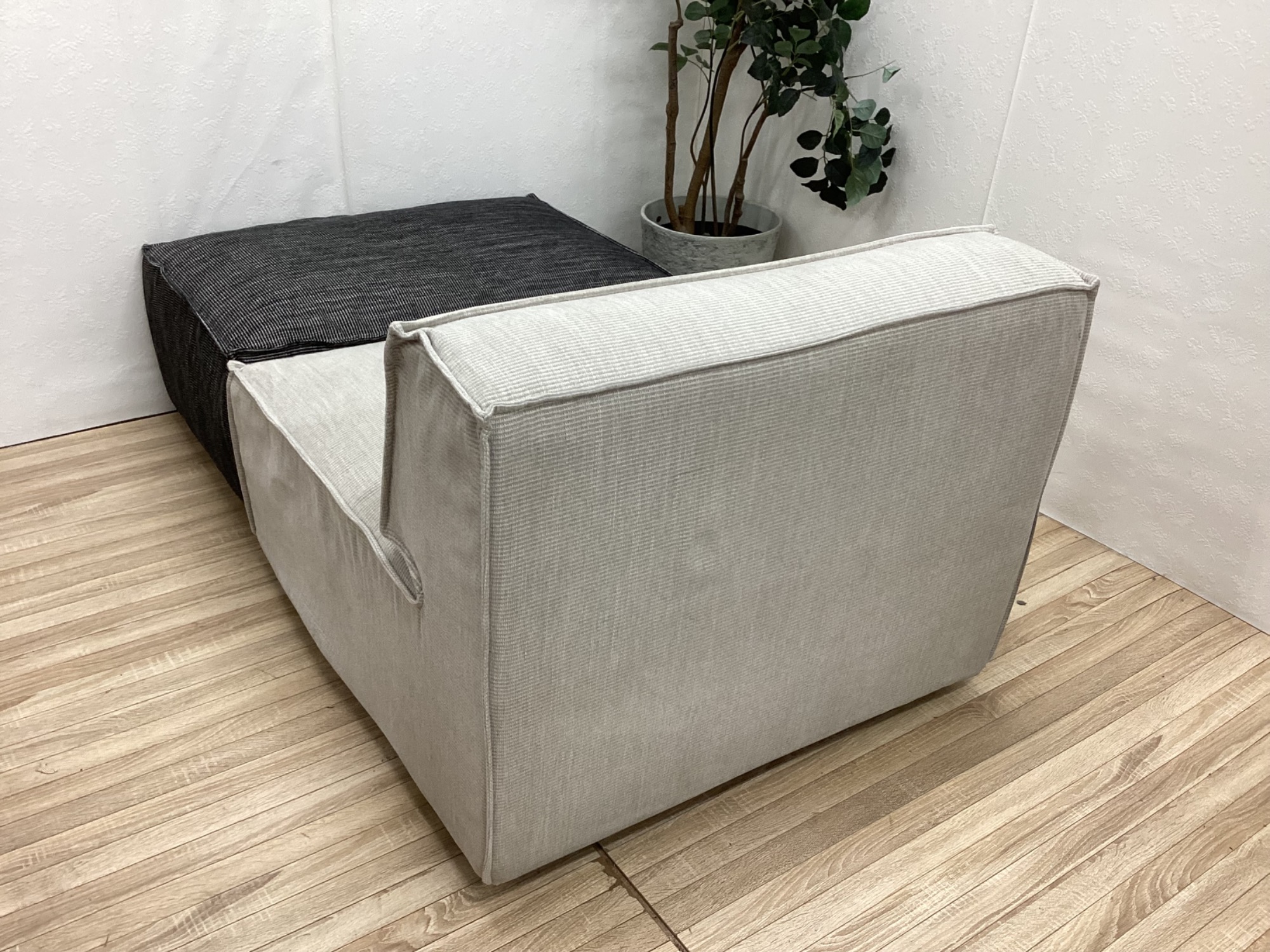 新入荷情報】極上の座り心地！！ACTUS(アクタス)のMITON(ミトン