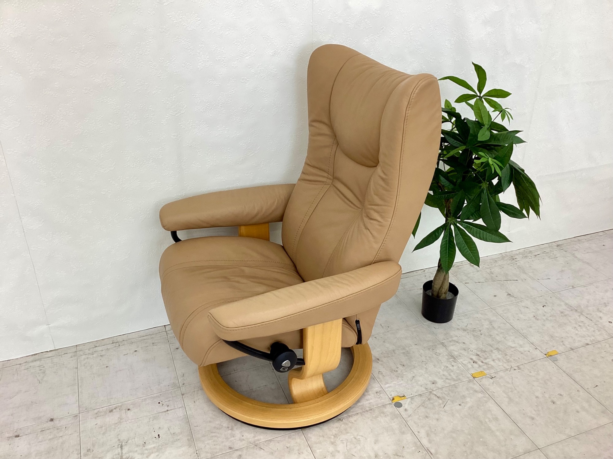 新入荷情報】極上の座り心地な一品！！Ekornes (エコーネス)の
