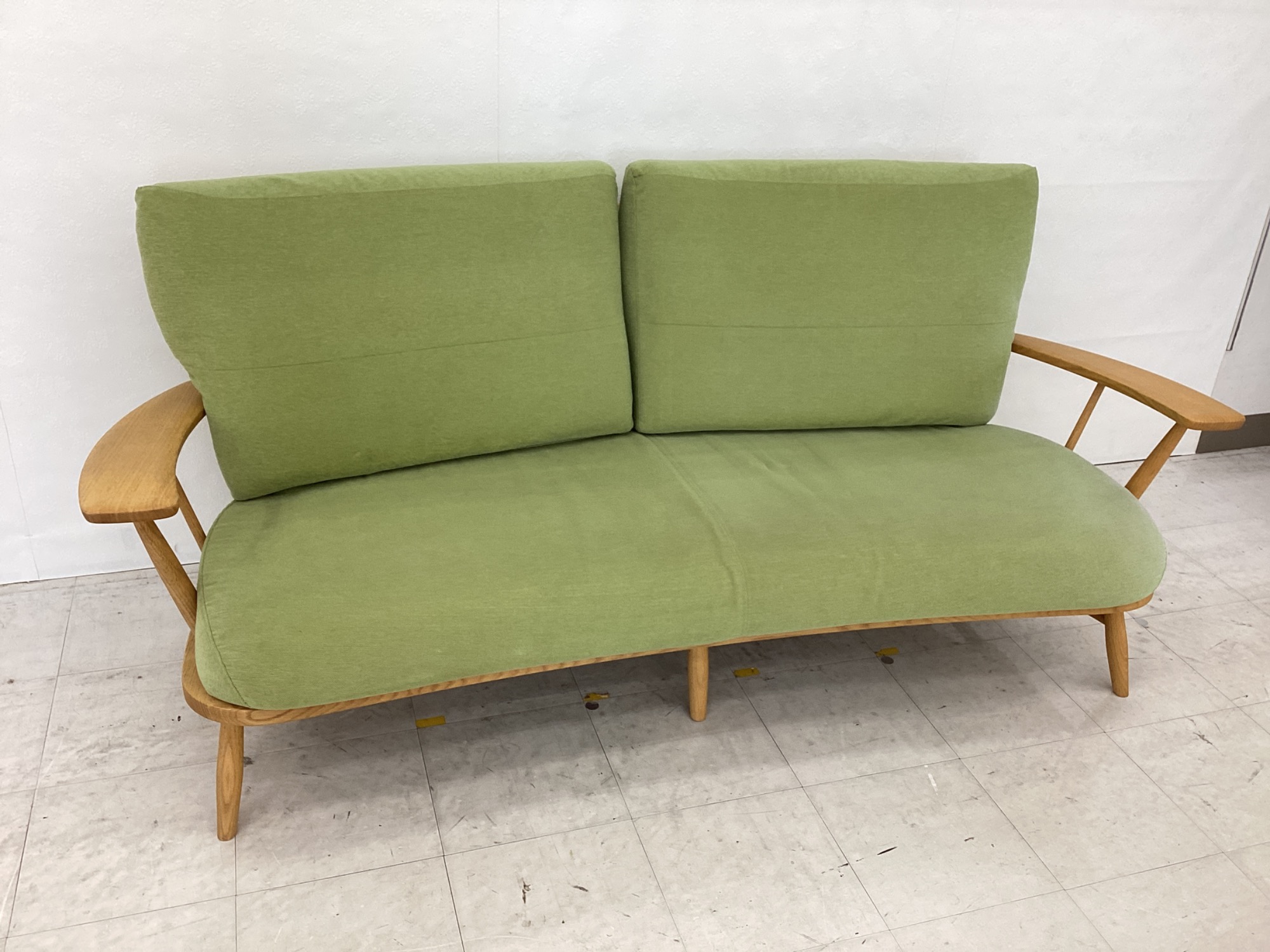 VINTAGE SOFA 緑色 布製ソファ 木製フレーム VINTAGE SOFA 緑色 布製ソファ 木製フレーム