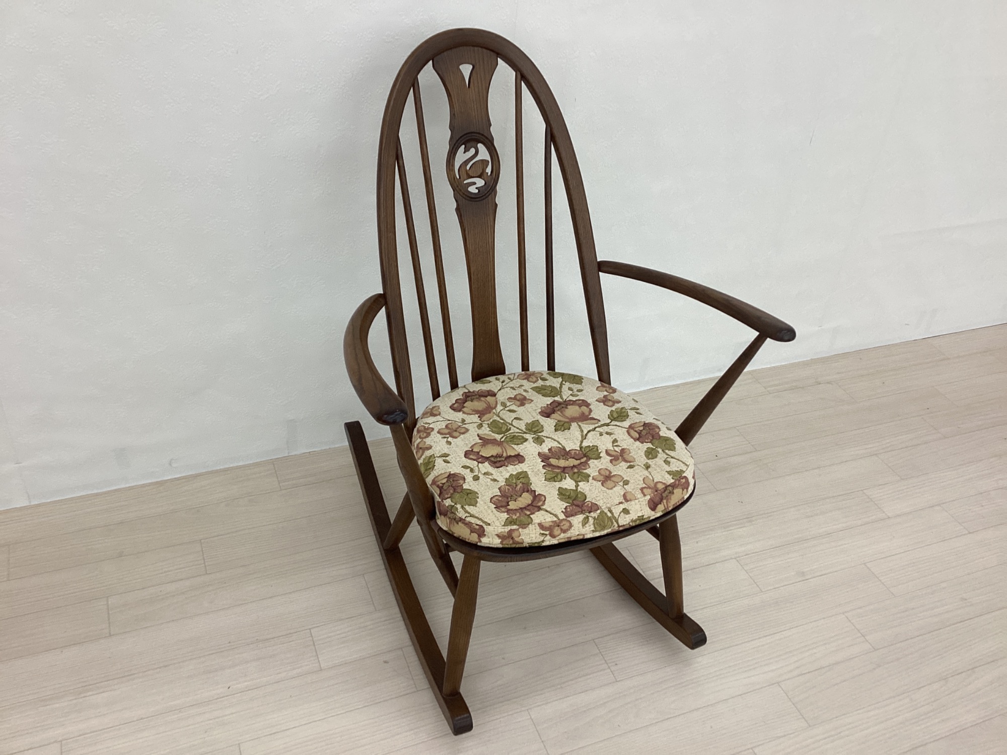 新入荷情報】北欧やナチュラル系インテリアに合わせやすい