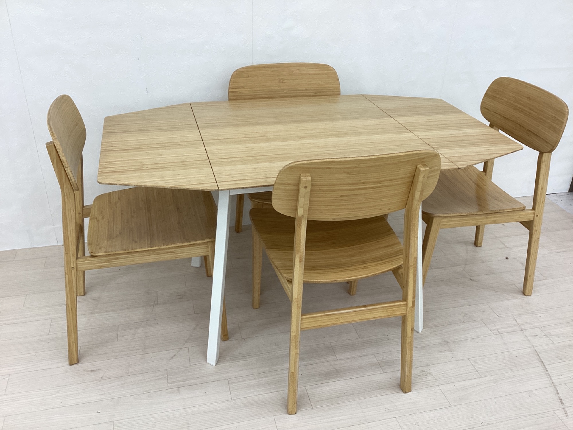 オシャレ　IKEA イケア　テーブル　貴重品　　廃盤品　75/125 新入荷情報】用途によって形を変えられて便利！！IKEA(イケア)の