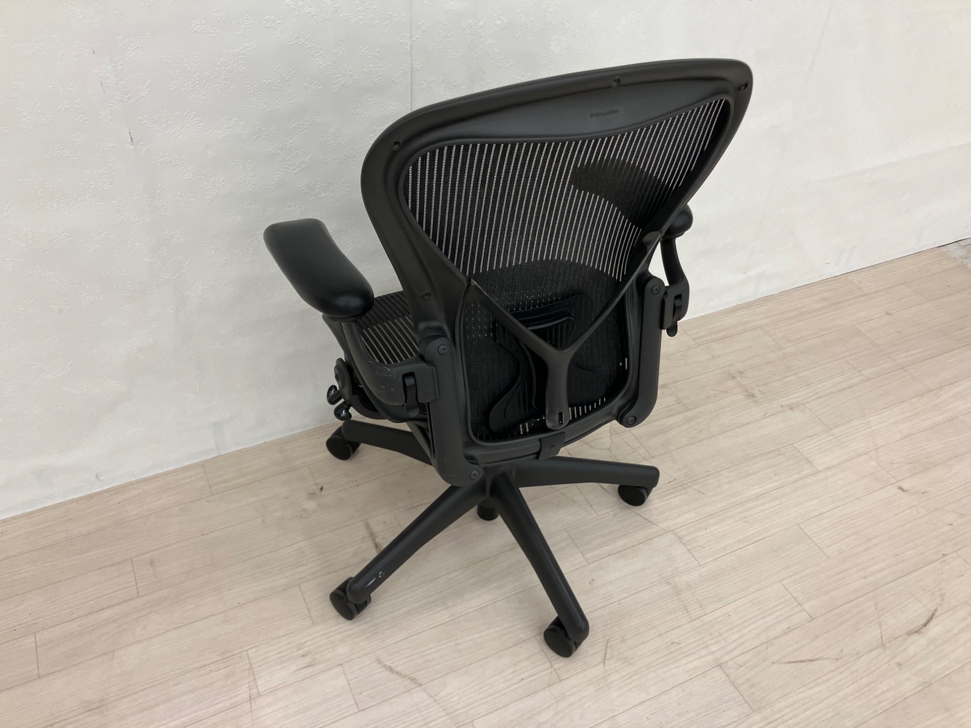 【関西】2025年10月3日納品 HermanMiller アーロンチェア 関西】2025年10月3日納品 HermanMiller アーロンチェア ハーマンミラー