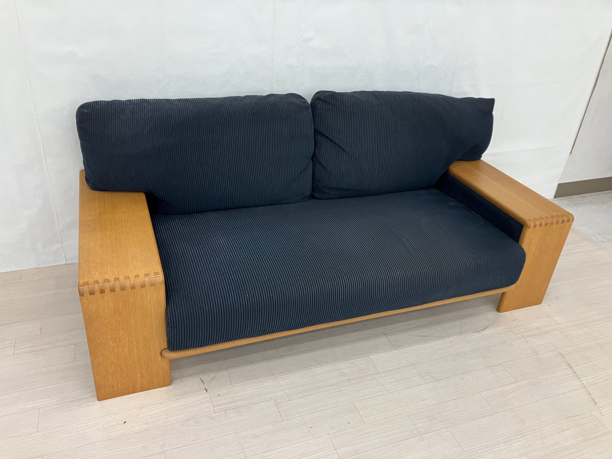 新入荷情報】風格のあるアームのデザインが魅力！CONDE HOUSE