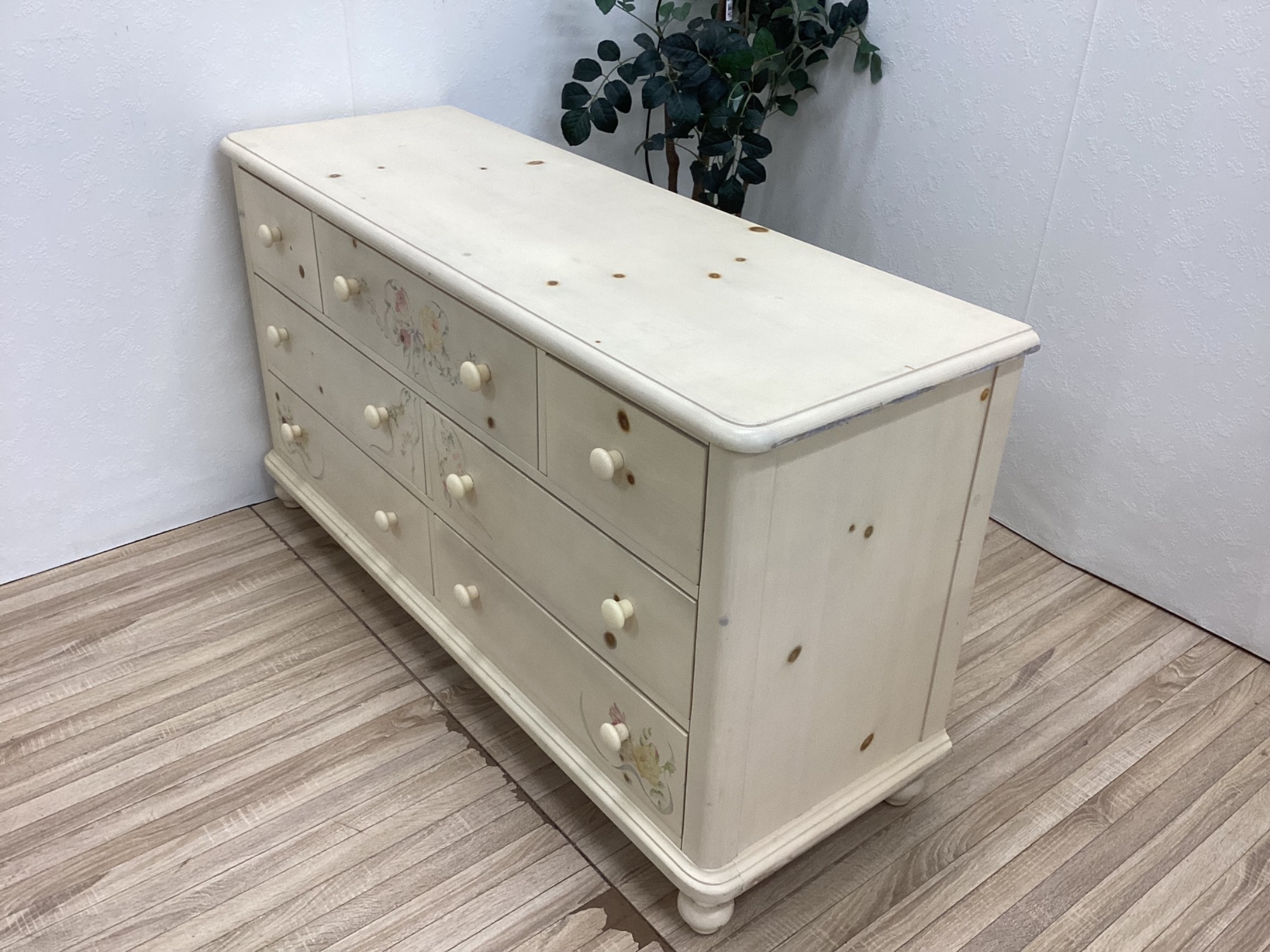 お値段見直しました！】圧迫感のないロースタイルで空間広々