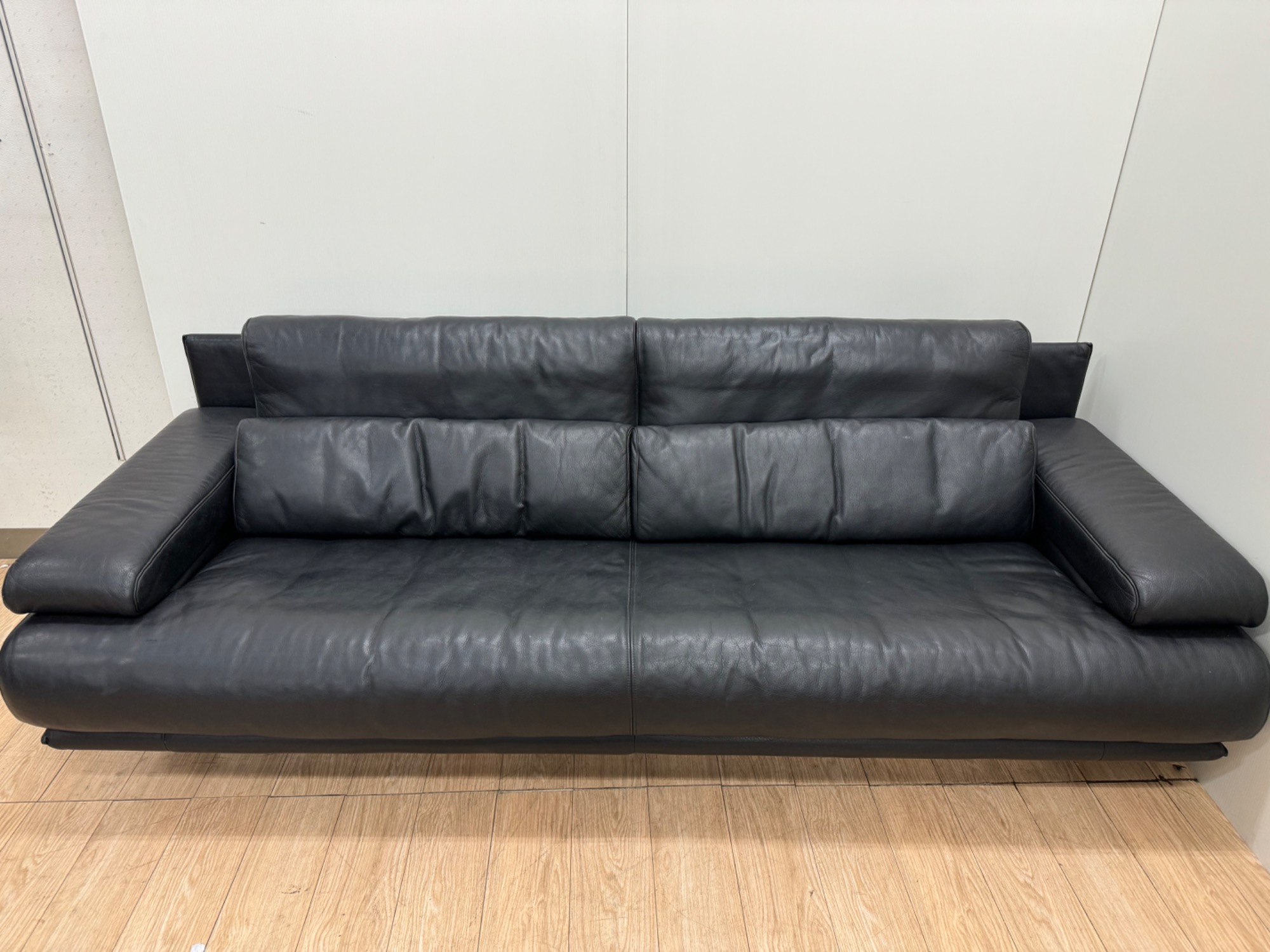 お値段見直しました！】ドイツで有名な高級家具ブランドがついに当店に