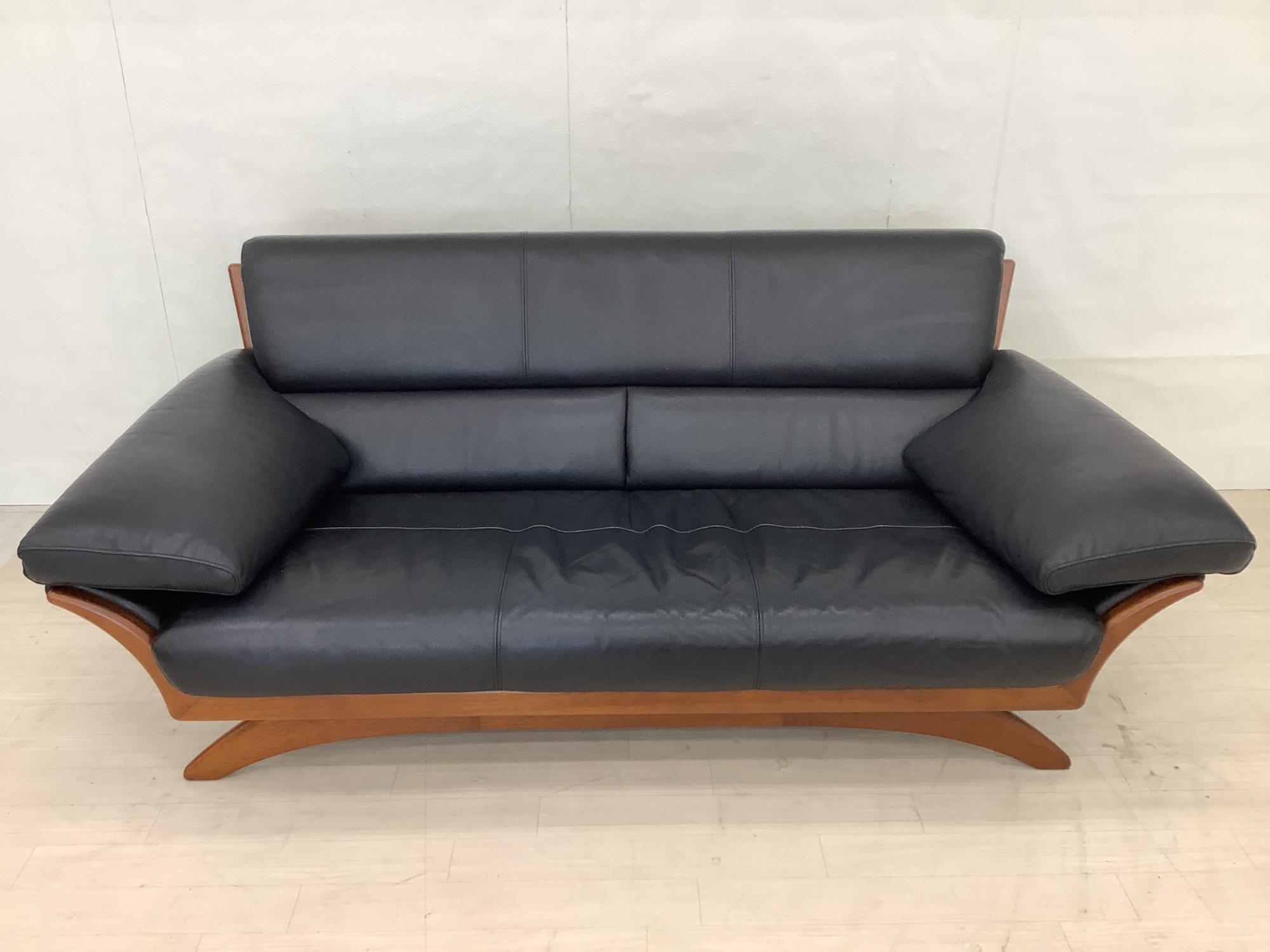 新入荷情報】上質さを極めた贅沢な座り心地！！MORISHIGE(モリシゲ)の2