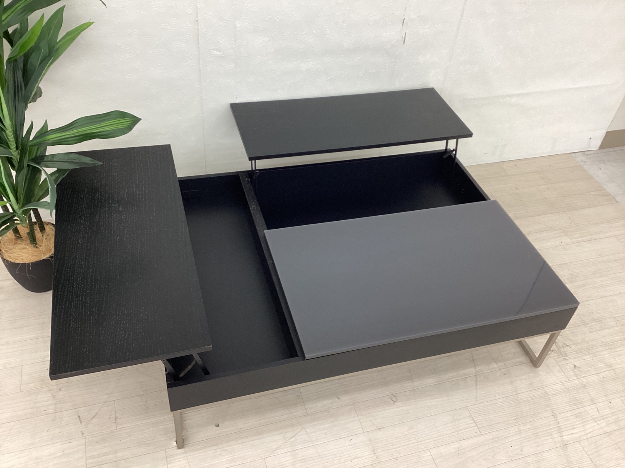 新入荷情報】隠す収納で、美しいリビングを°˖✧BoConcept (ボー