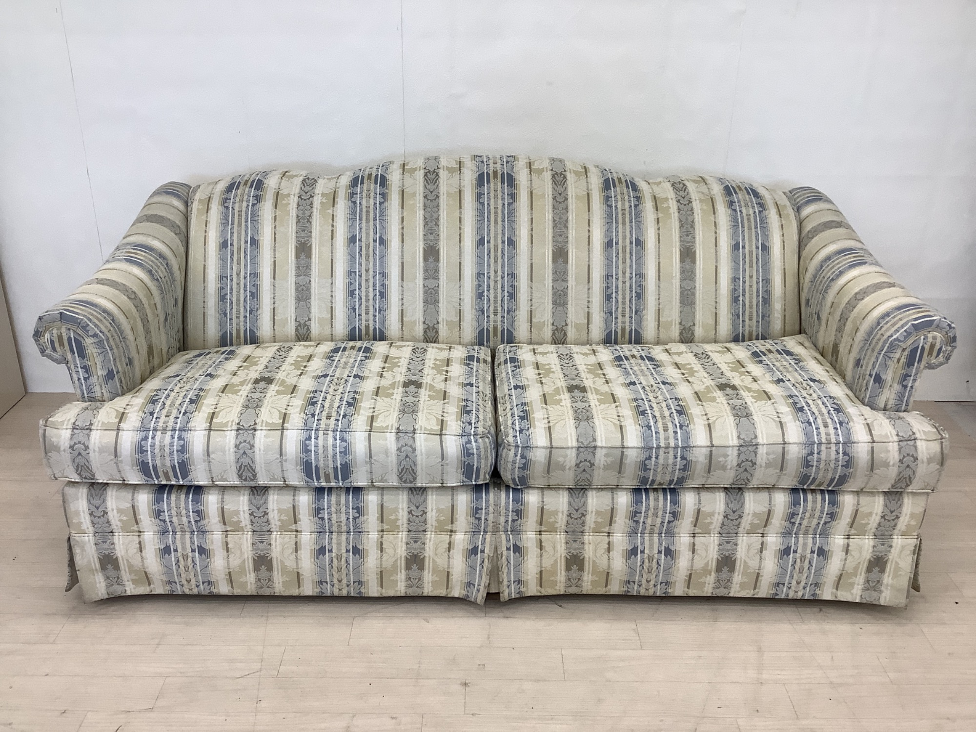 新入荷情報】柔らかなフォルムをしたアメリカンなデザイン