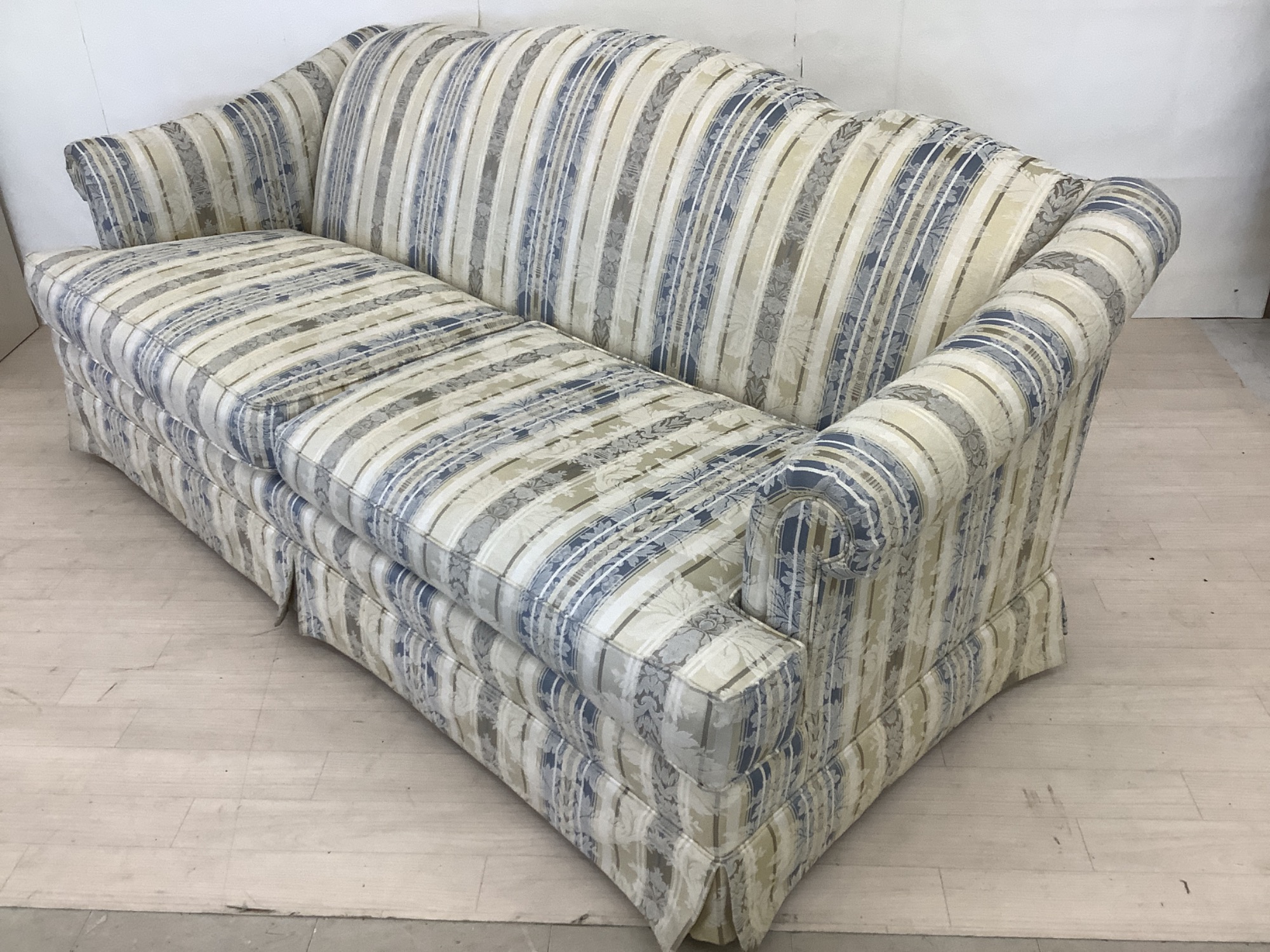 新入荷情報】柔らかなフォルムをしたアメリカンなデザイン