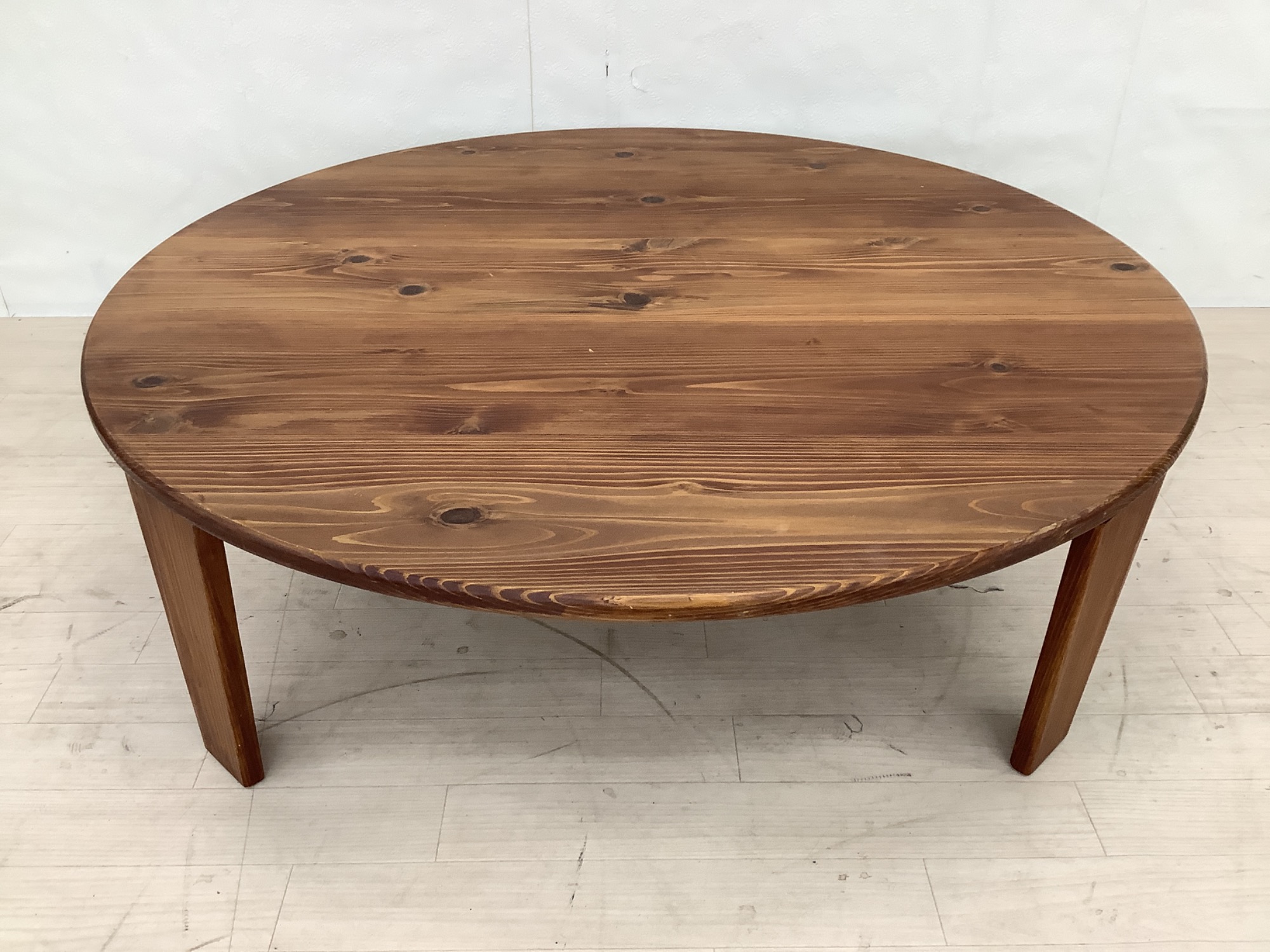 新入荷情報】国産杉無垢材を使用したハンドメイド家具！ 85funitureの