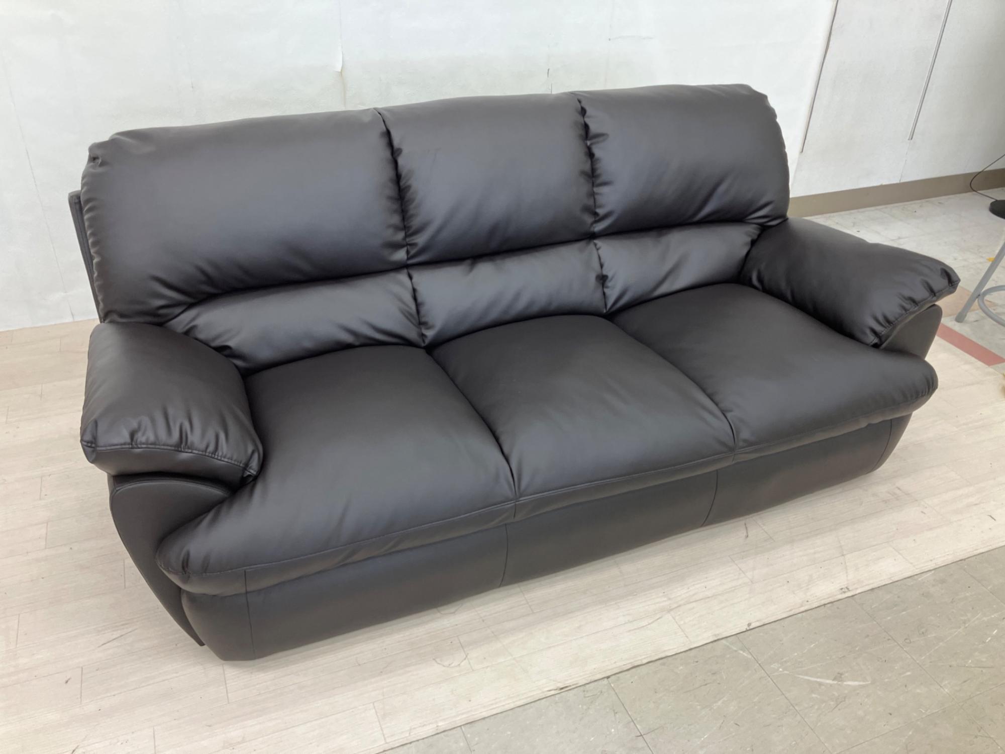 新入荷情報】ニトリの3人掛けソファー『VITE3KD』が入荷しました