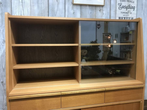 UNICOのカップボード