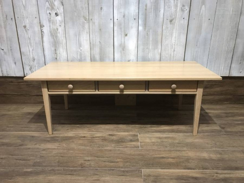 家具・インテリアのテーブル