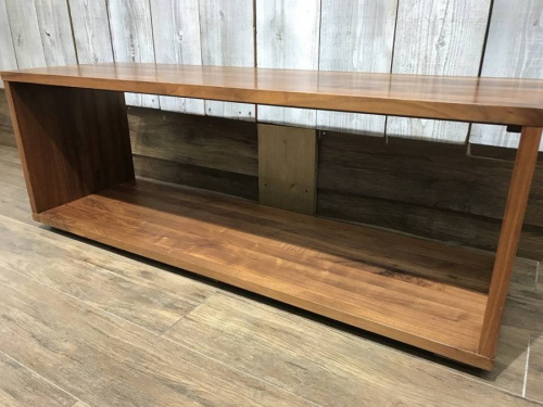 テーブルのベンチ