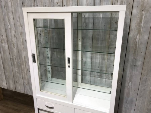 人とは違った逸品を。医療用ケビント(ドクターキャビネット)をご