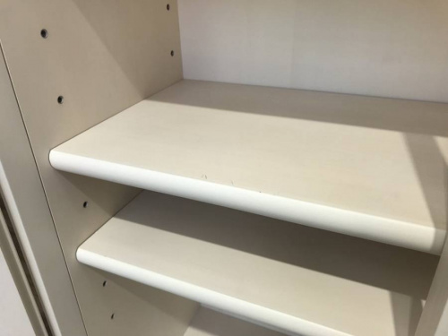 東海家具のキャビネット