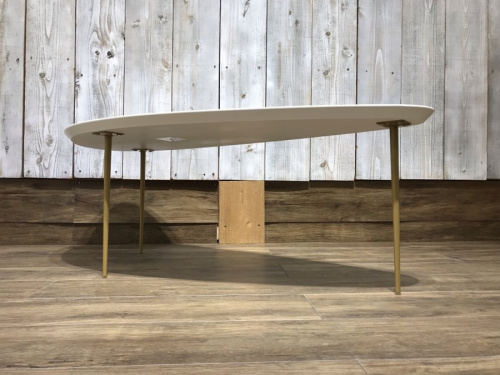 テーブルのFrancfranc