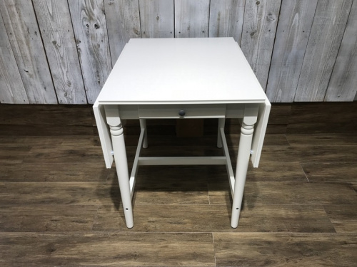 ダイニングセットのIKEA