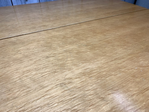 ダイニングセットのソファ