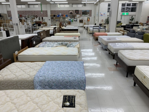 マーケット 中古 家具