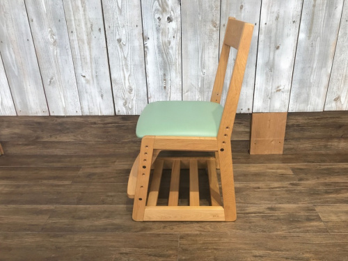 イスの学習椅子