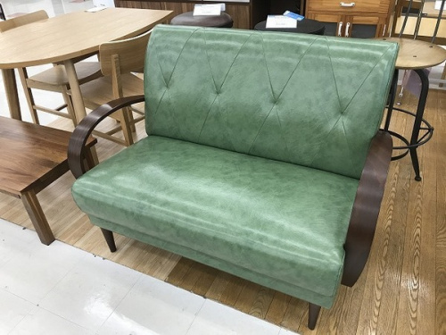 特選家具のソファー